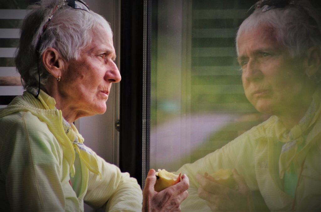 old, window, at the age of-6387690.jpg